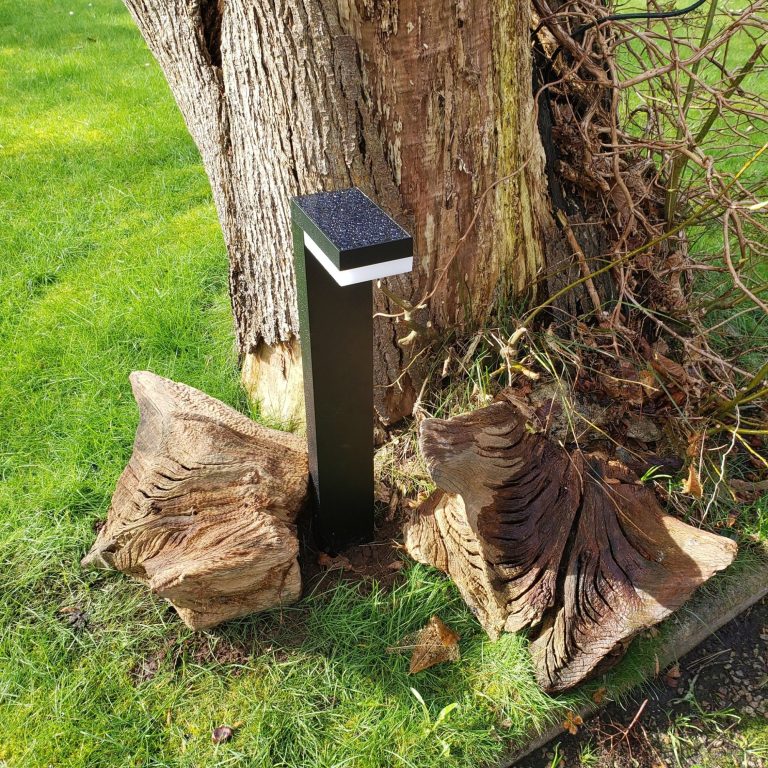 Borne solaire, éclairage led, à détection